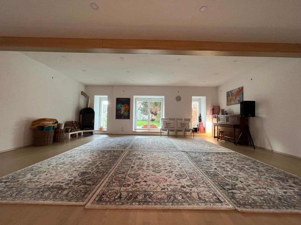 Om Yoga Center Apartment Slovenska Bistrica Bagian luar foto